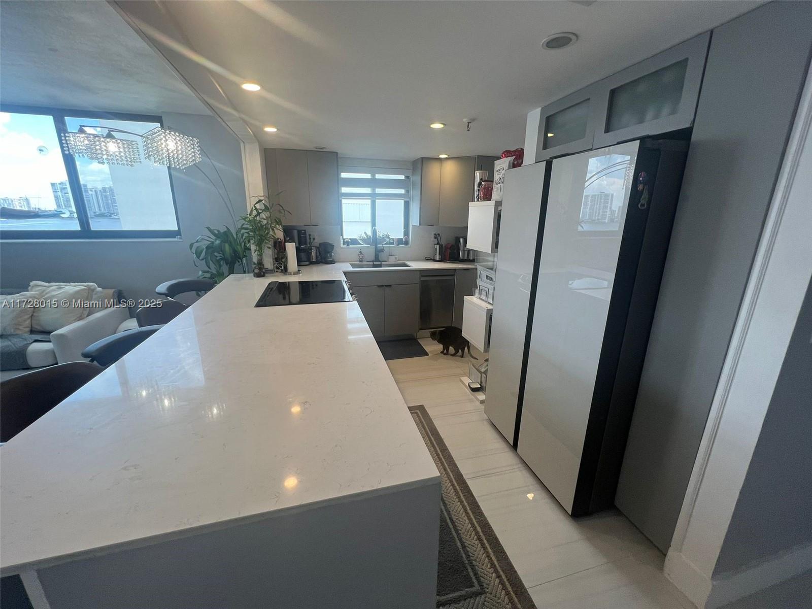 BAY HOUSE TOWER CONDO - Residential
