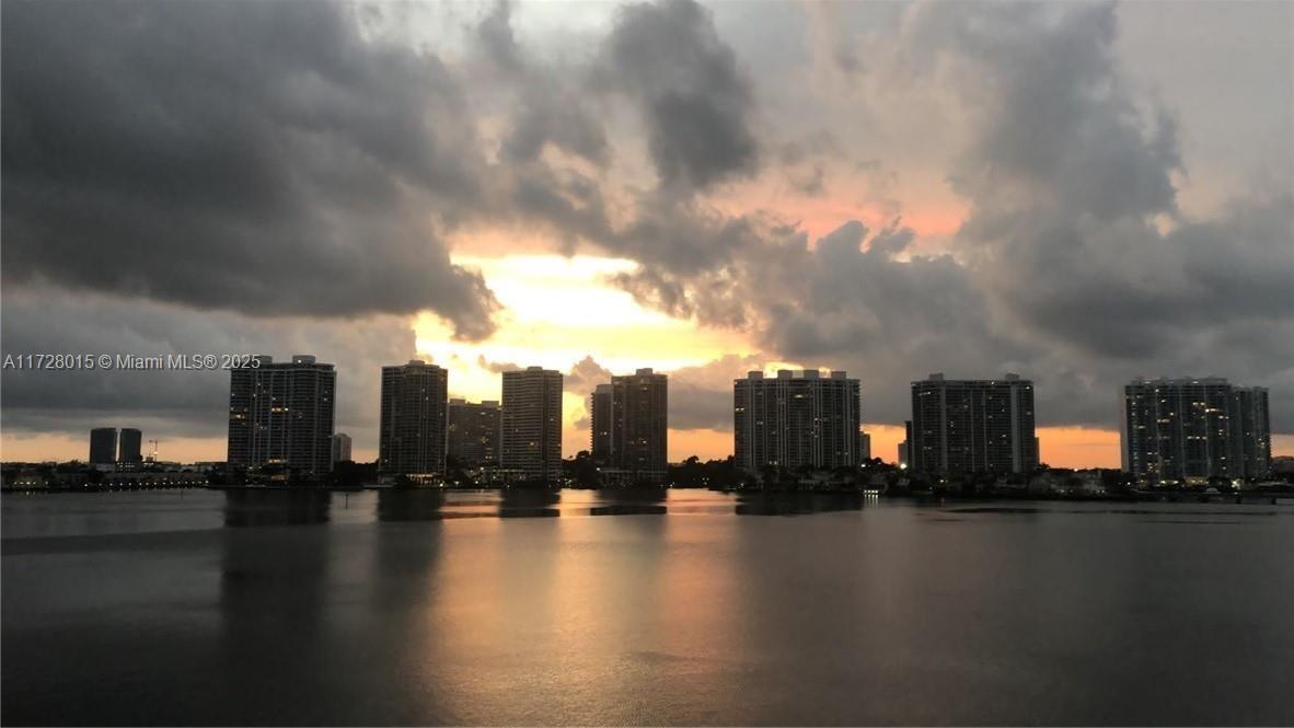 BAY HOUSE TOWER CONDO - Residential