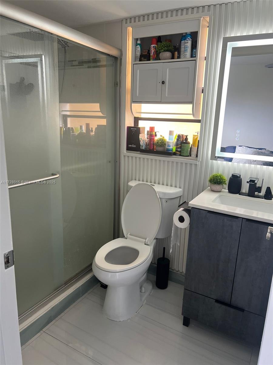 BAY HOUSE TOWER CONDO - Residential
