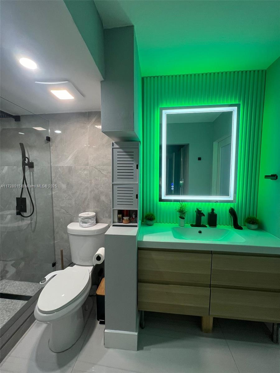 BAY HOUSE TOWER CONDO - Residential