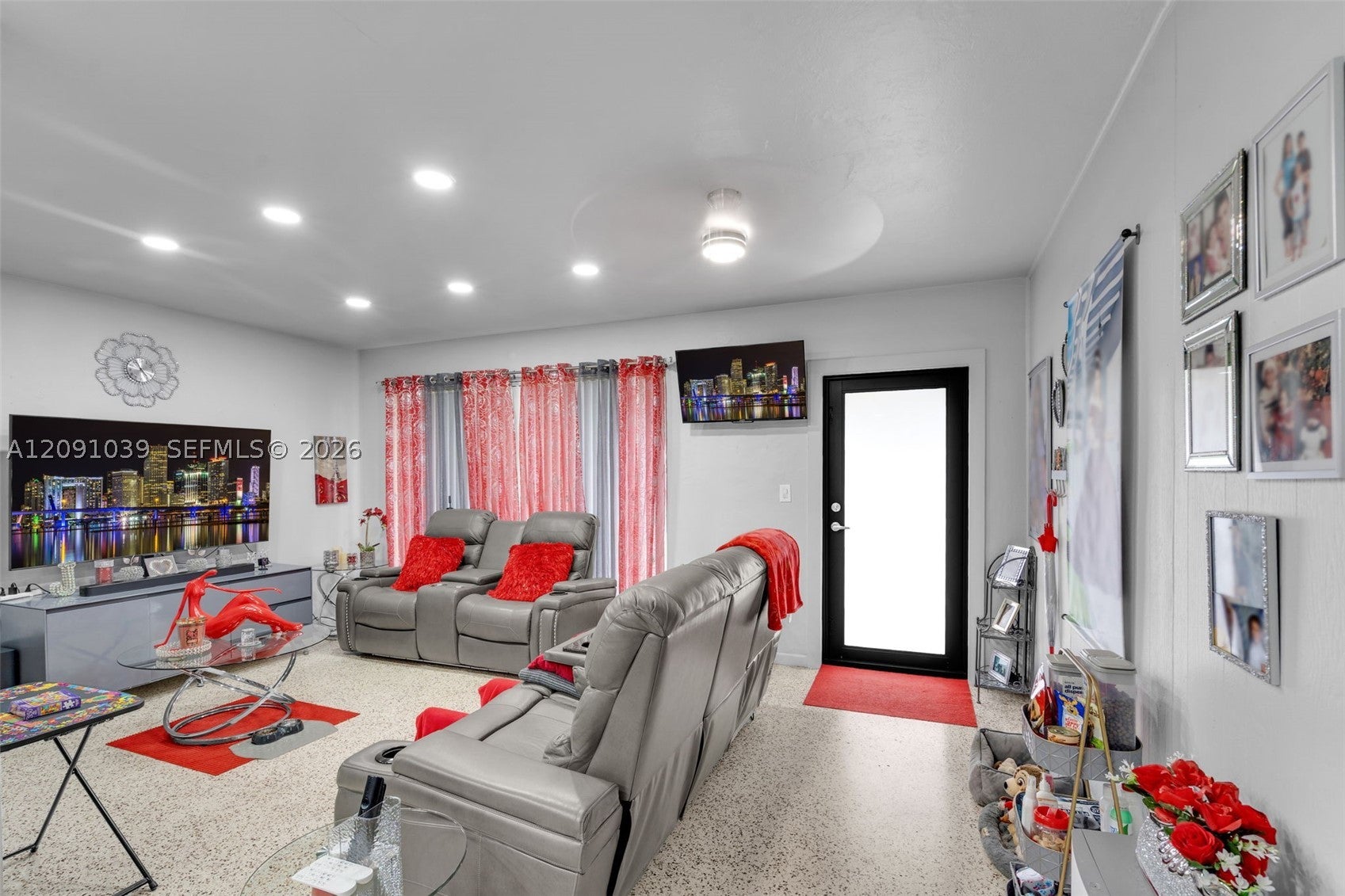 14740 SW 296th St, Homestead, FL, 33033/$550,000 4 14740 SW 296th St