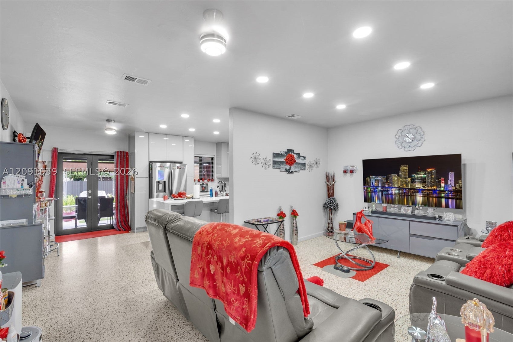 14740 SW 296th St, Homestead, FL, 33033/$550,000 3 14740 SW 296th St
