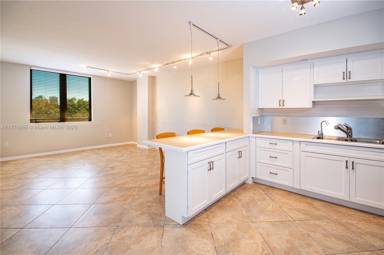 2630 Sw 28th St 57, Miami, Broward County, Florida - 1 Bedrooms  
1 Bathrooms - 