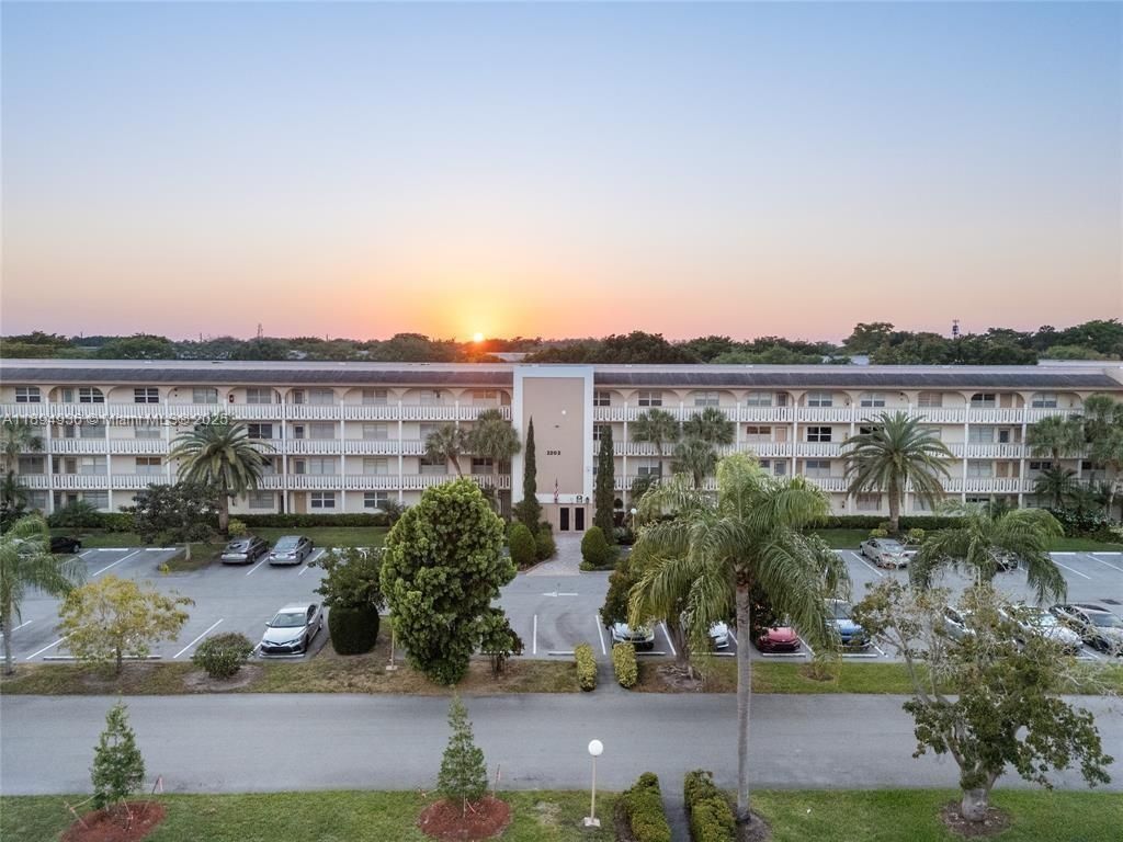 Photo of 2202 Lucaya Bnd #L3, Coconut Creek, FL 33066 (MLS # A11894936)