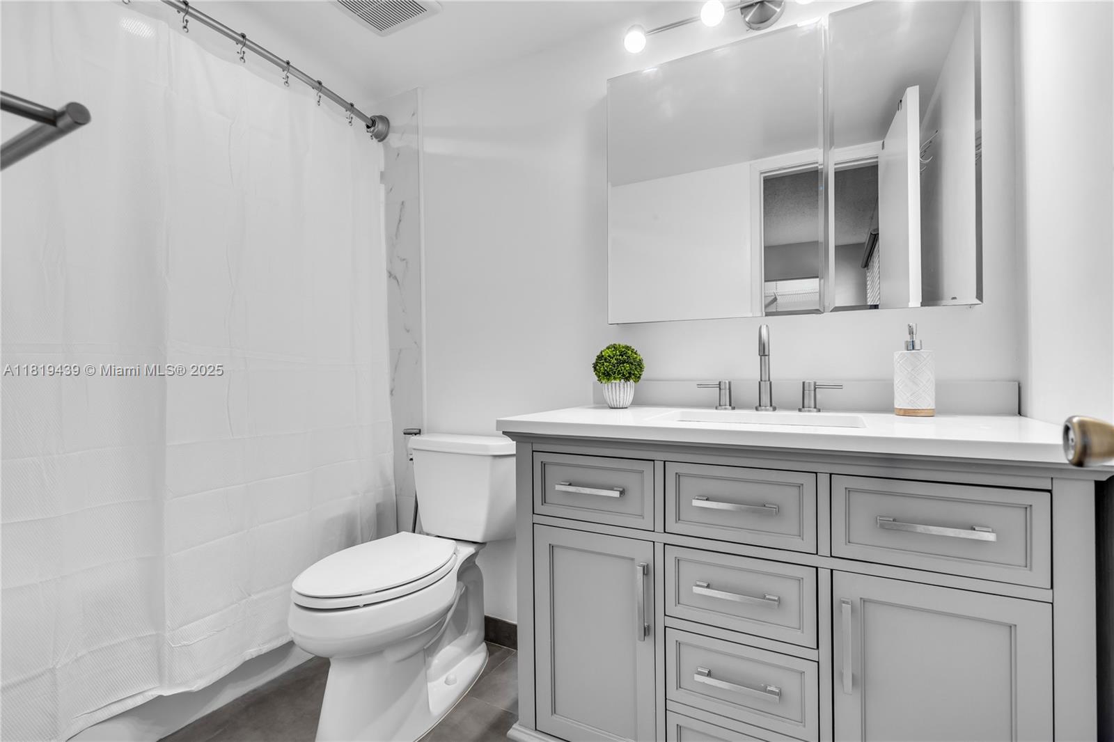 INDIAN SUMMER VILG CONDO - Residential Lease