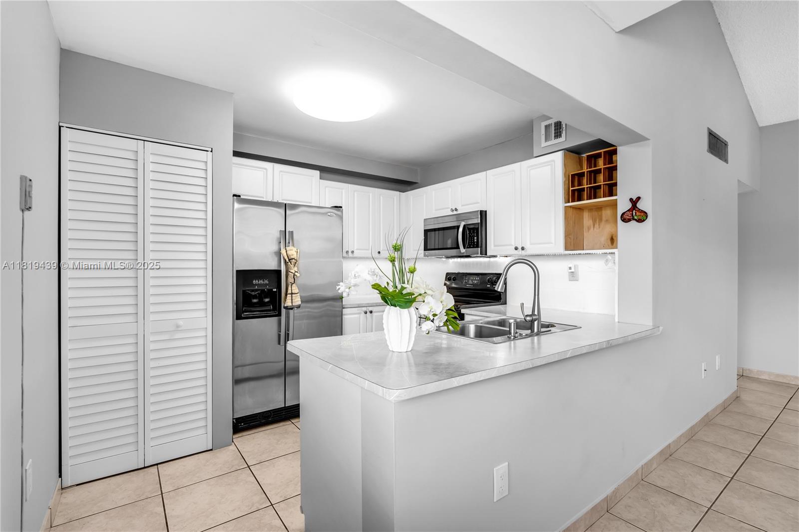 Rental Property at Address Not Disclosed, Miami, Broward County, Florida - Bedrooms: 3 
Bathrooms: 2  - $2,900 MO.