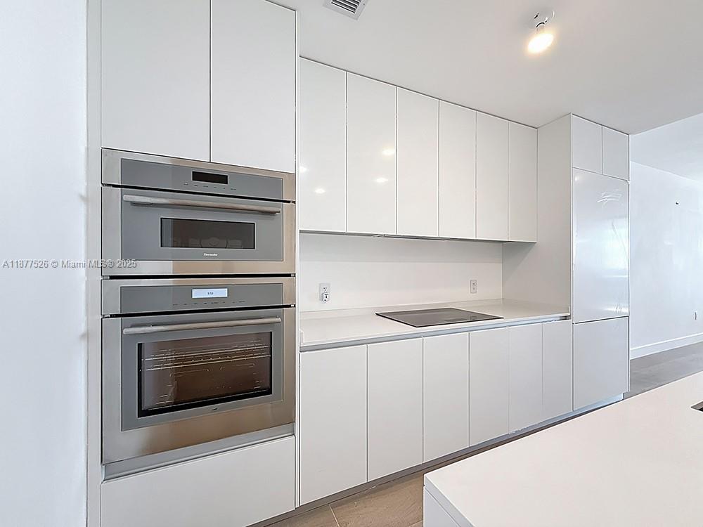 ARIA RESERVE - Residential Lease