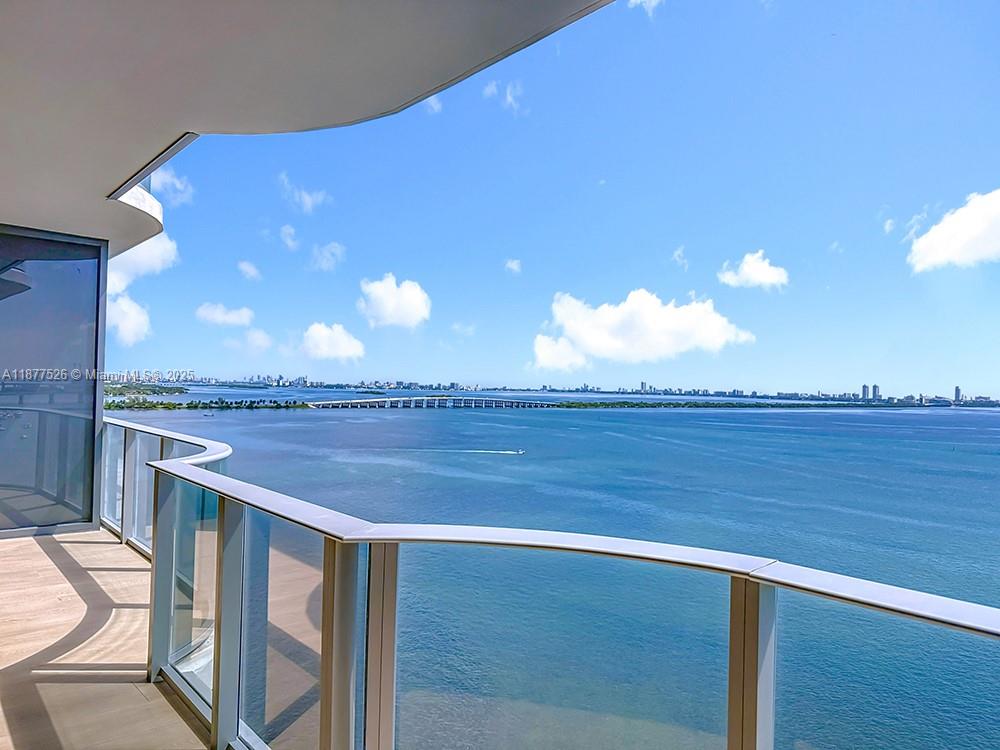 ARIA RESERVE - Residential Lease