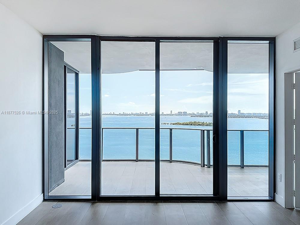 700 NE 24th st. 1402