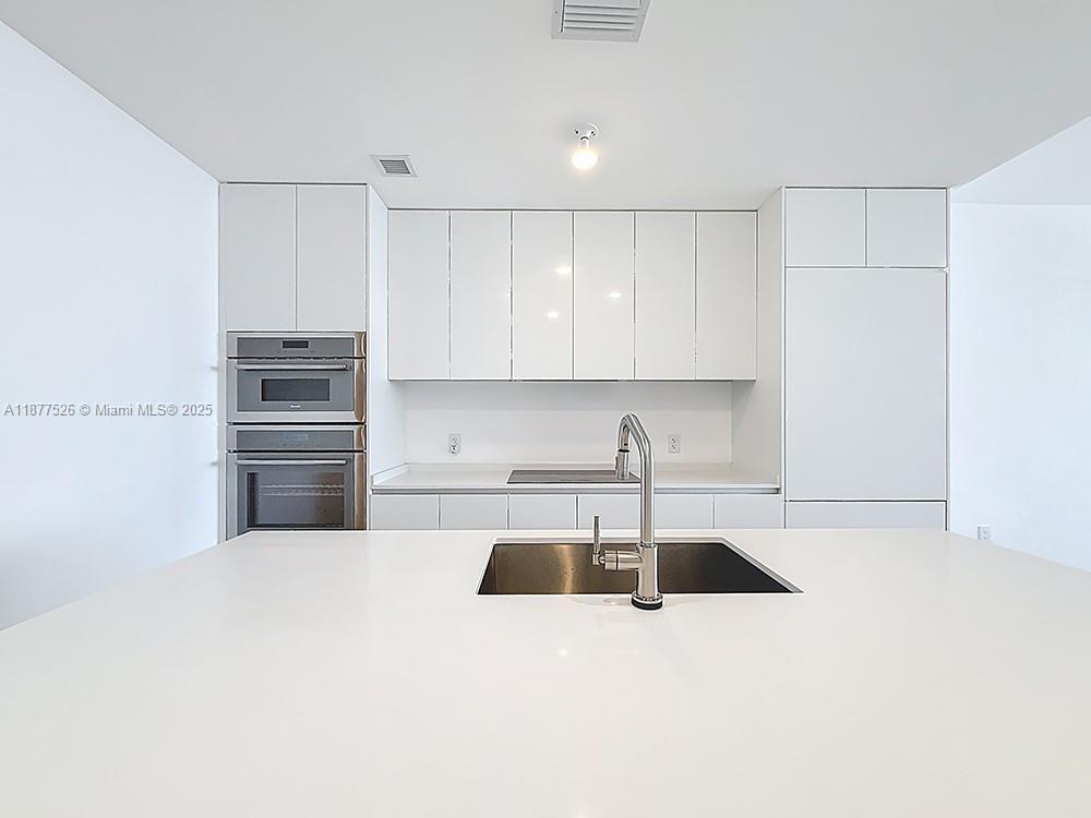 ARIA RESERVE - Residential Lease