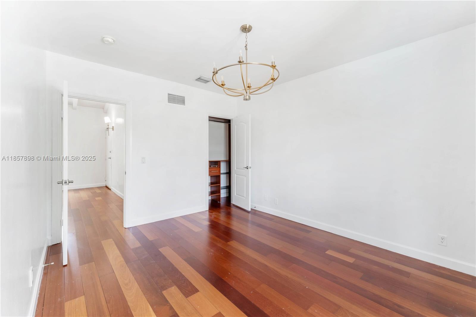 HARRIET COURT CONDO - Residential