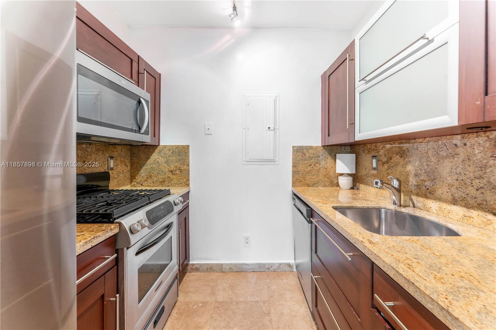 HARRIET COURT CONDO - Residential