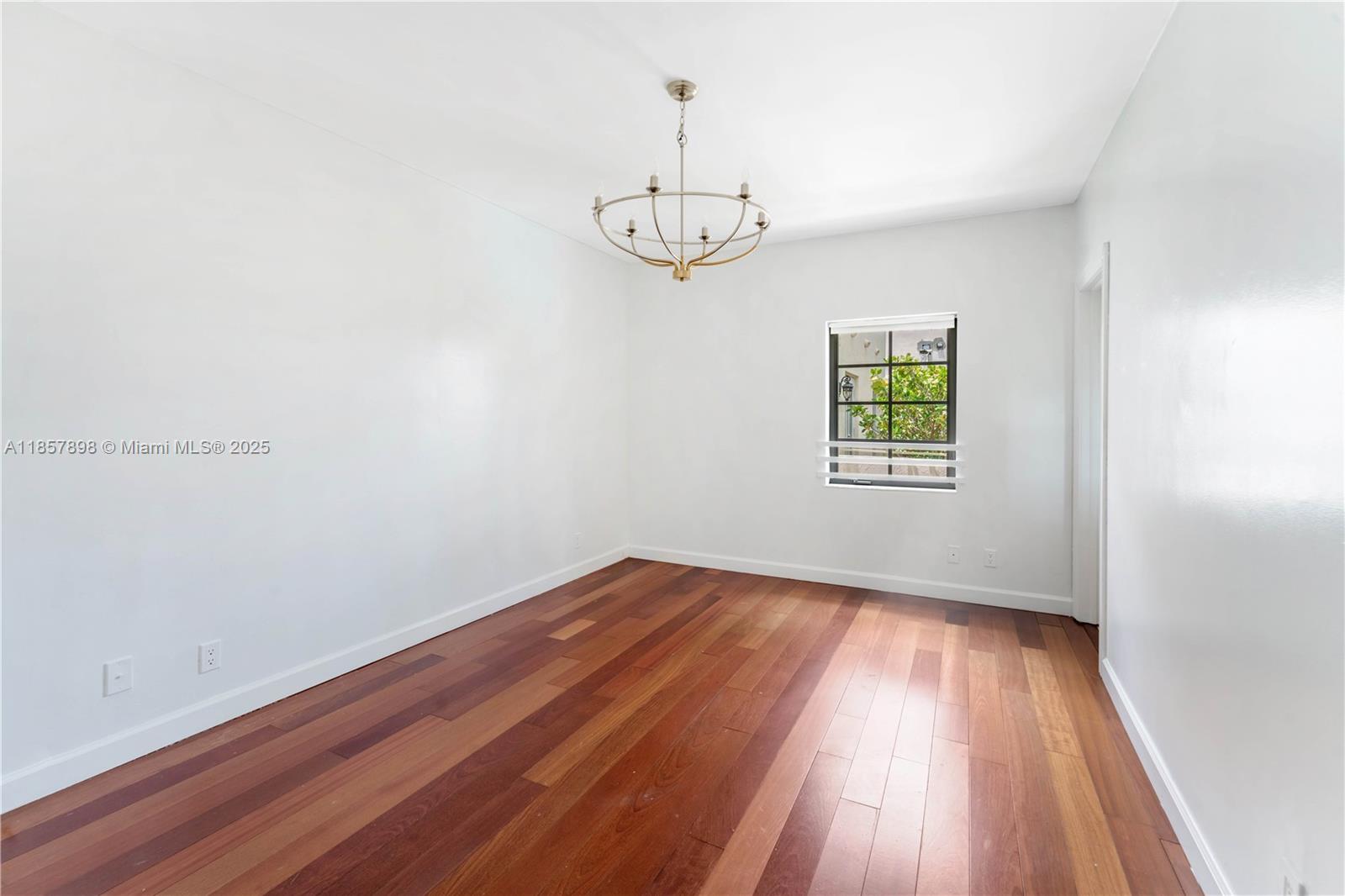 HARRIET COURT CONDO - Residential