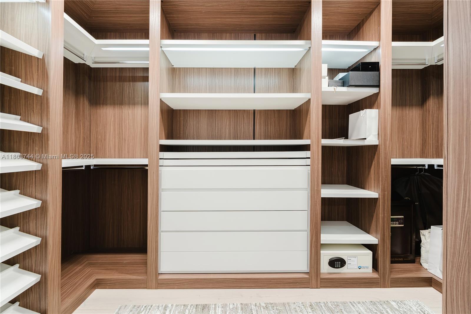 ISLAND ESTATES - Residential Lease