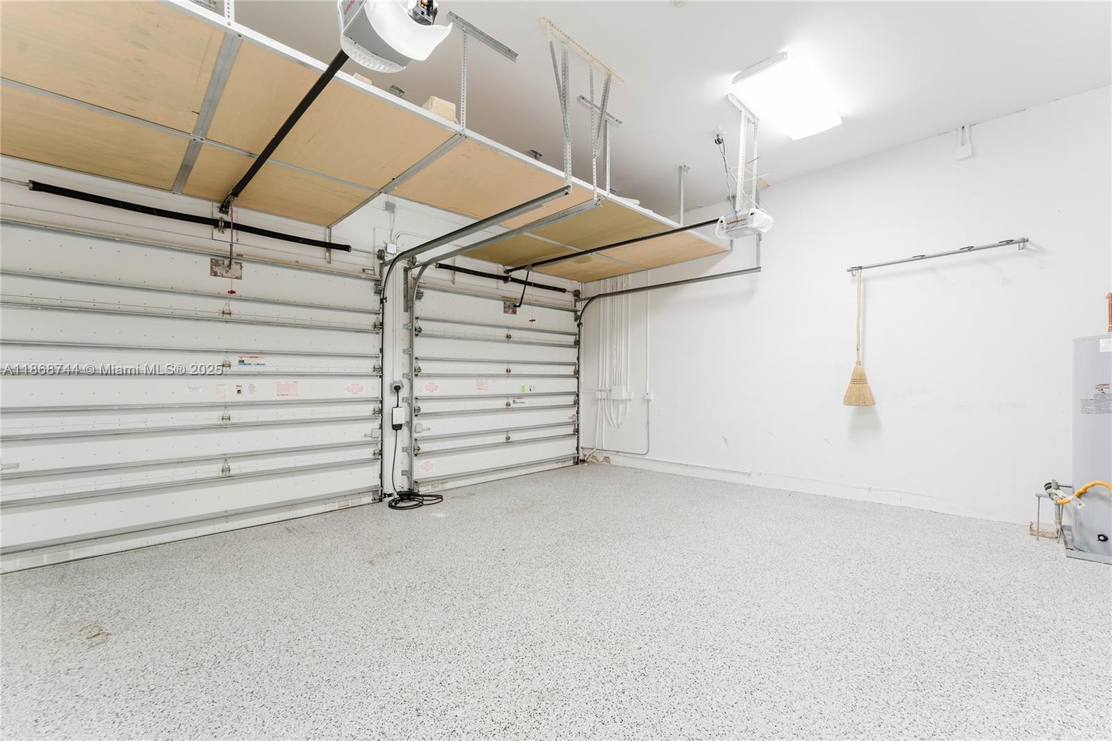 ISLAND ESTATES - Residential Lease