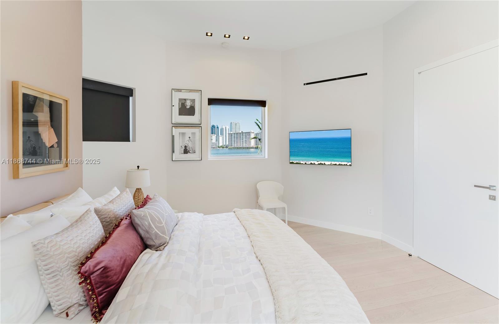 ISLAND ESTATES - Residential Lease