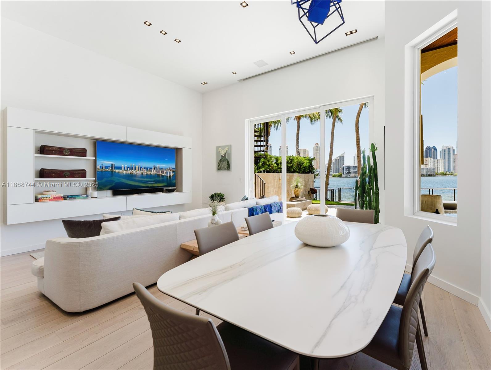 ISLAND ESTATES - Residential Lease