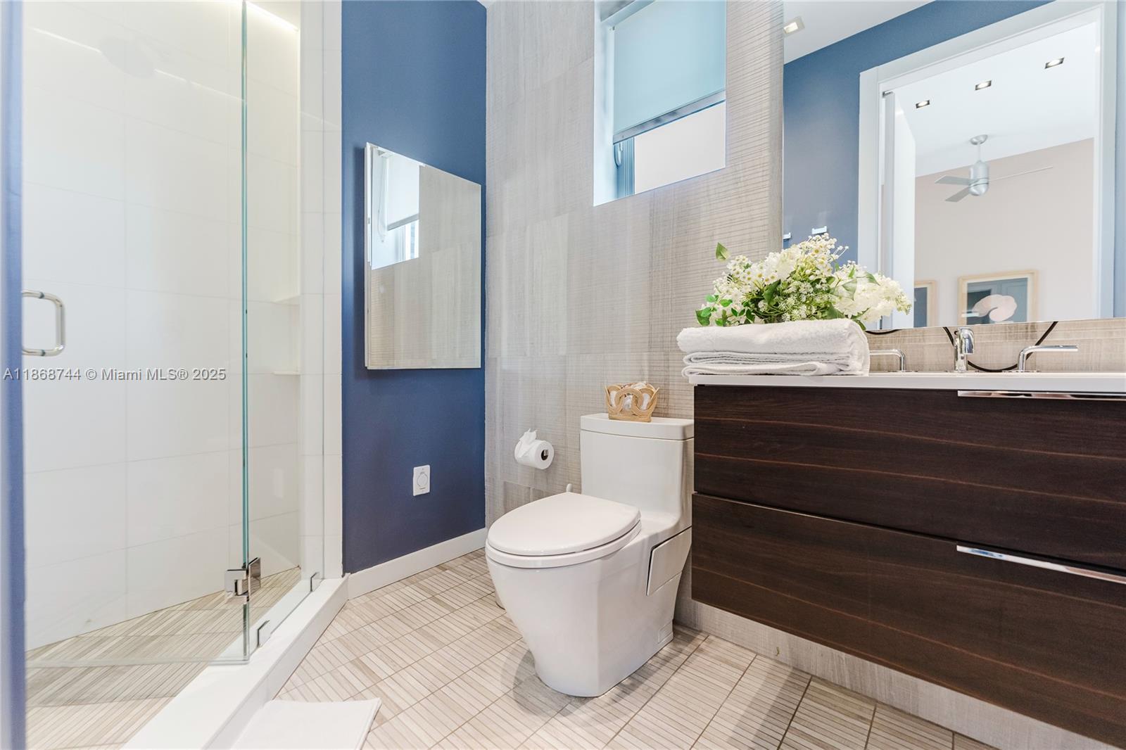 ISLAND ESTATES - Residential Lease