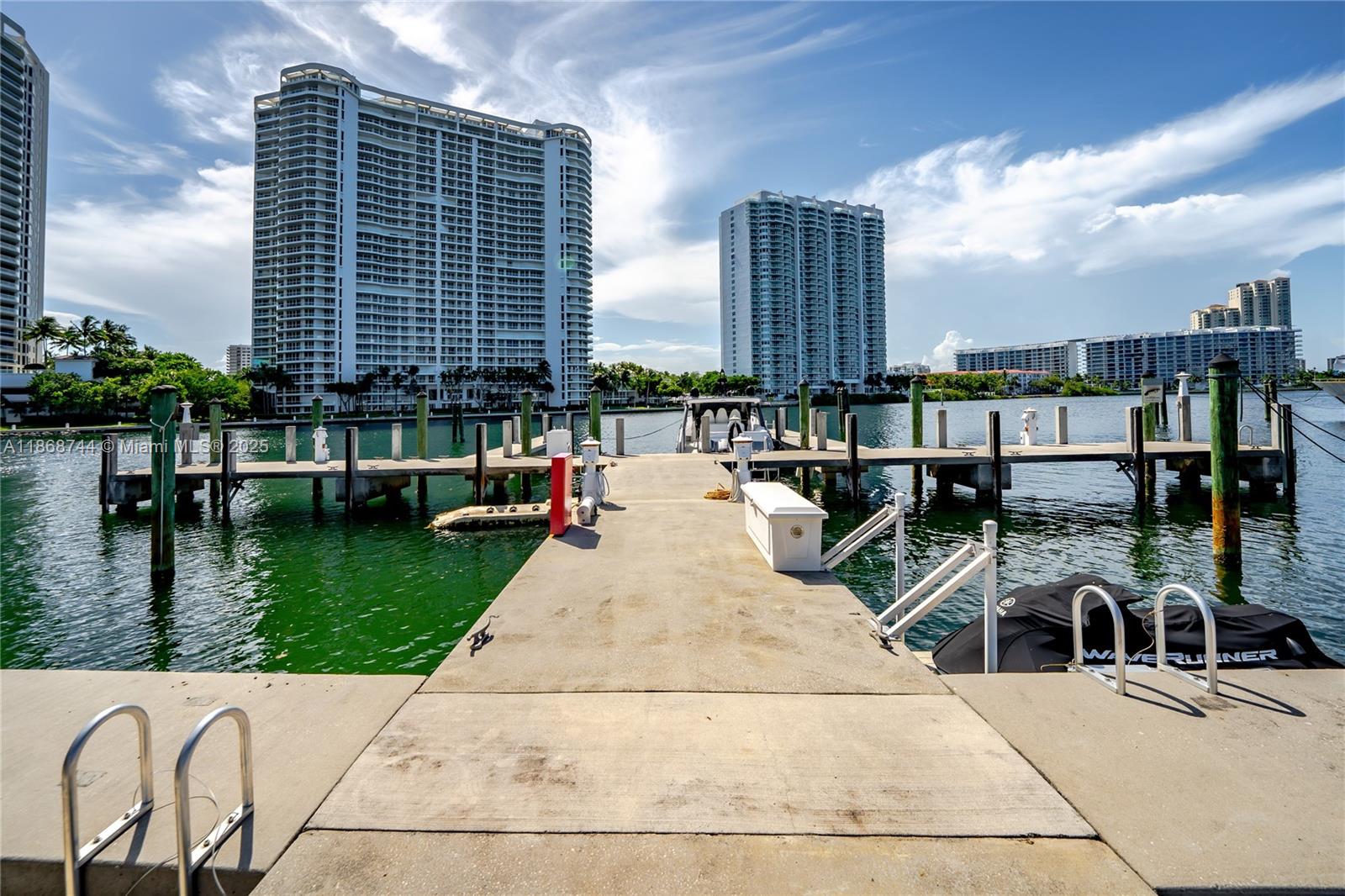 ISLAND ESTATES - Residential Lease