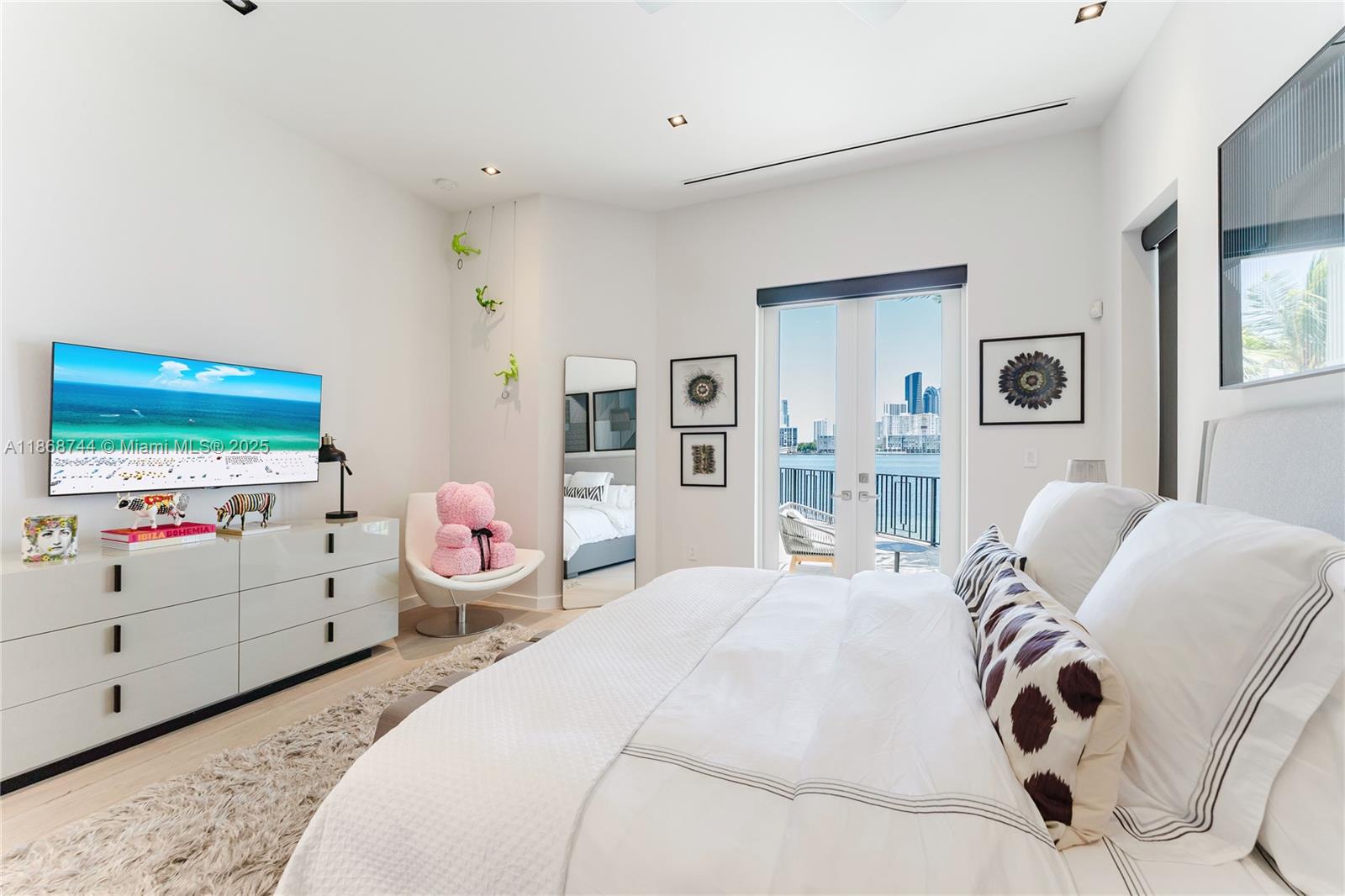 ISLAND ESTATES - Residential Lease