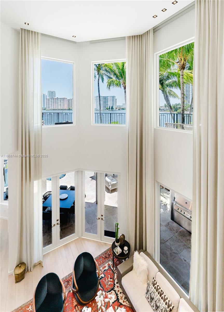 ISLAND ESTATES - Residential Lease