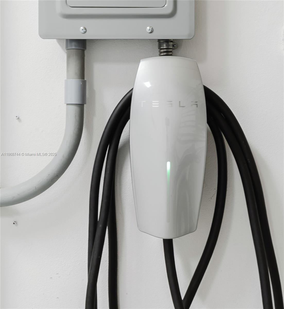 ISLAND ESTATES - Residential Lease