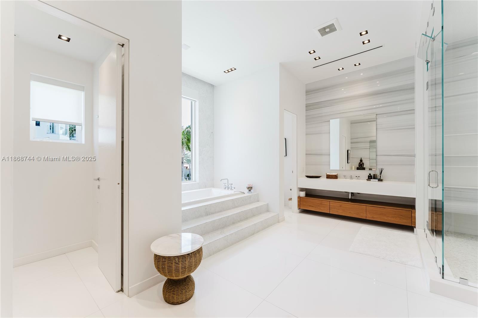 ISLAND ESTATES - Residential Lease