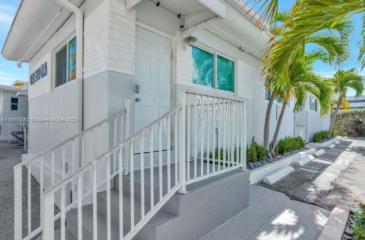 2710 N Ocean Dr 12 Units