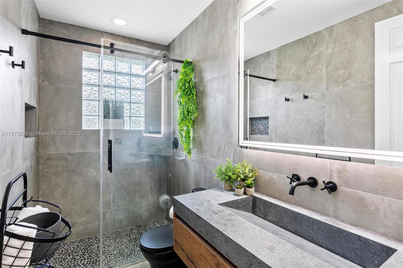 RIVERSTONE - Residential