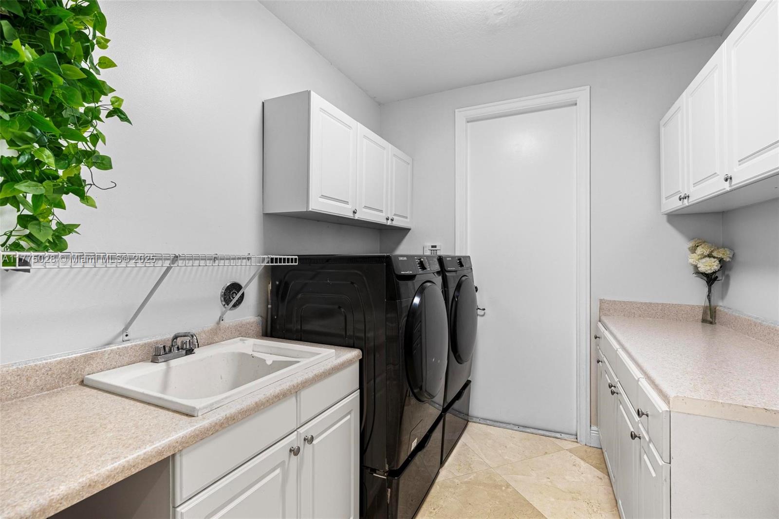 RIVERSTONE - Residential