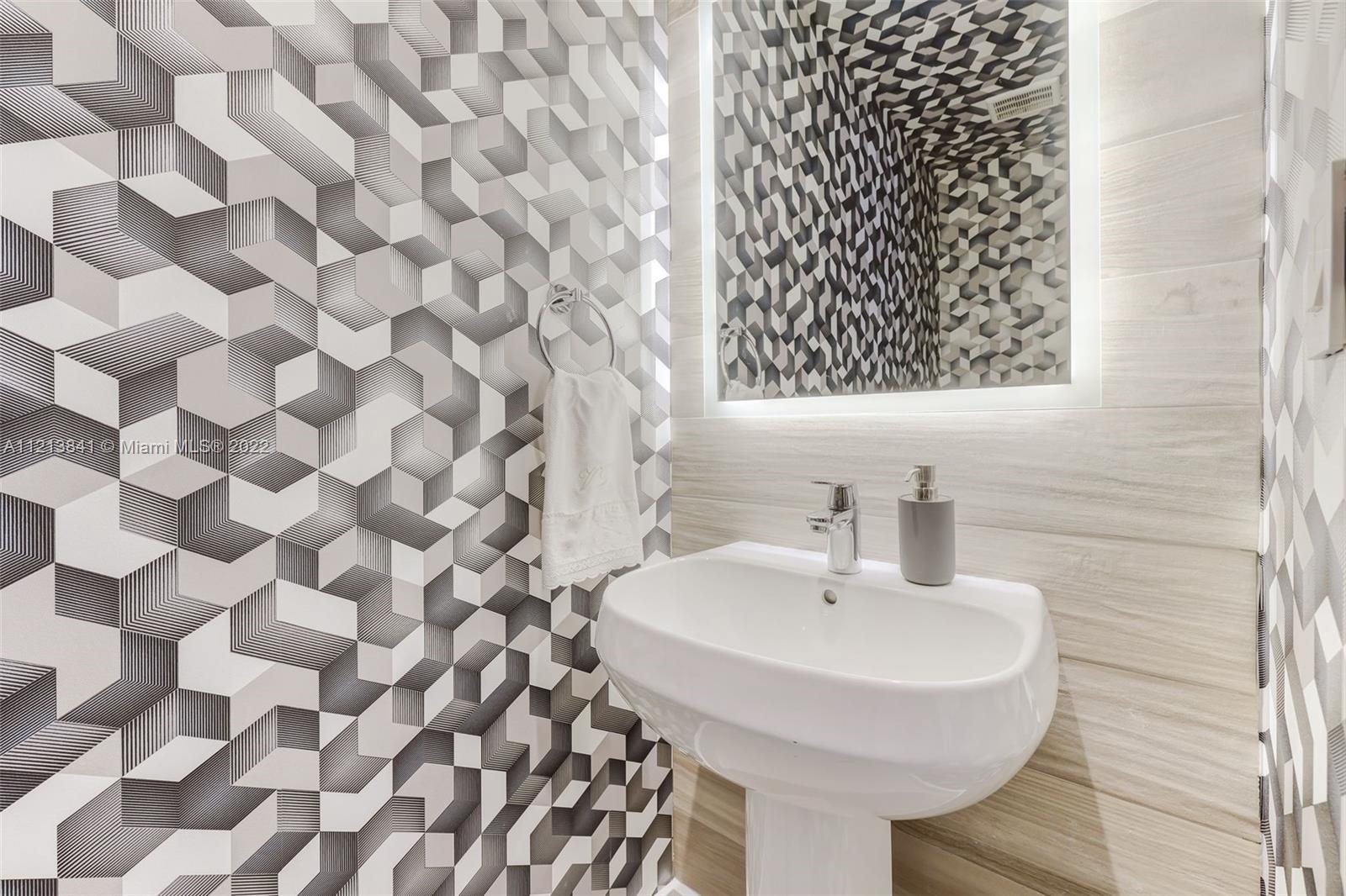 BAY HEIGHTS - Residential