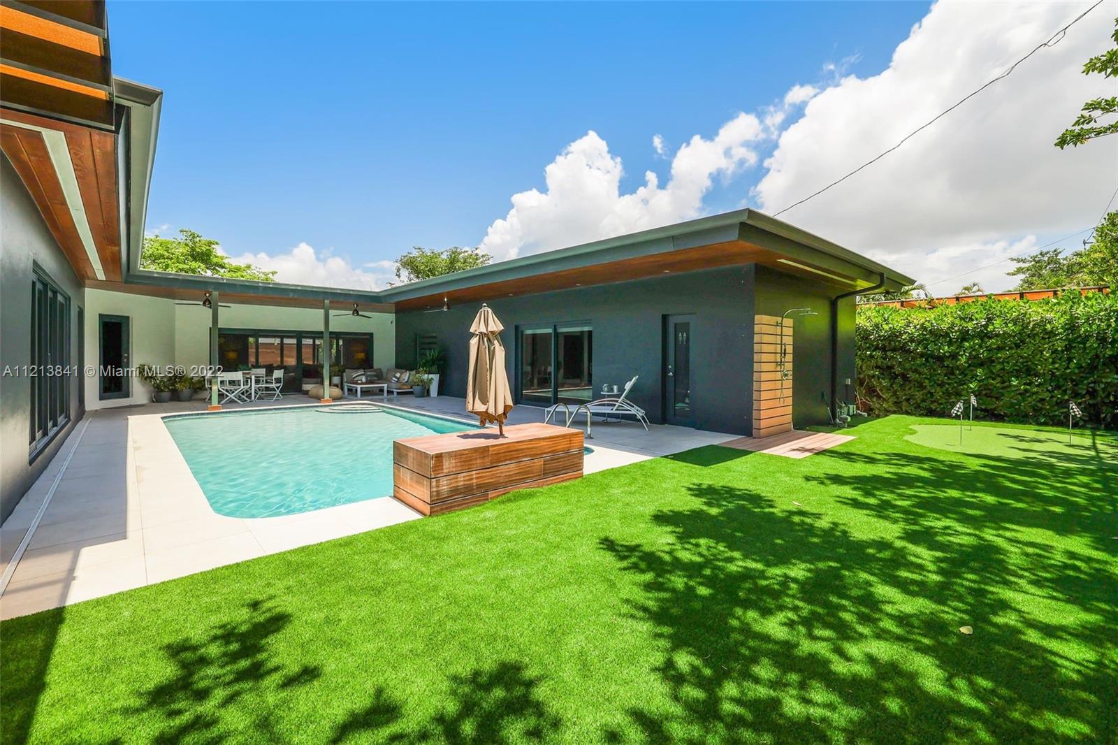 BAY HEIGHTS - Residential