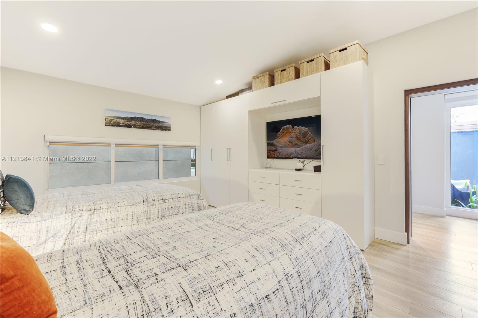 BAY HEIGHTS - Residential