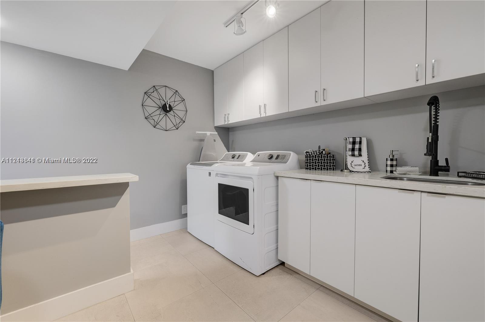 BAY HEIGHTS - Residential