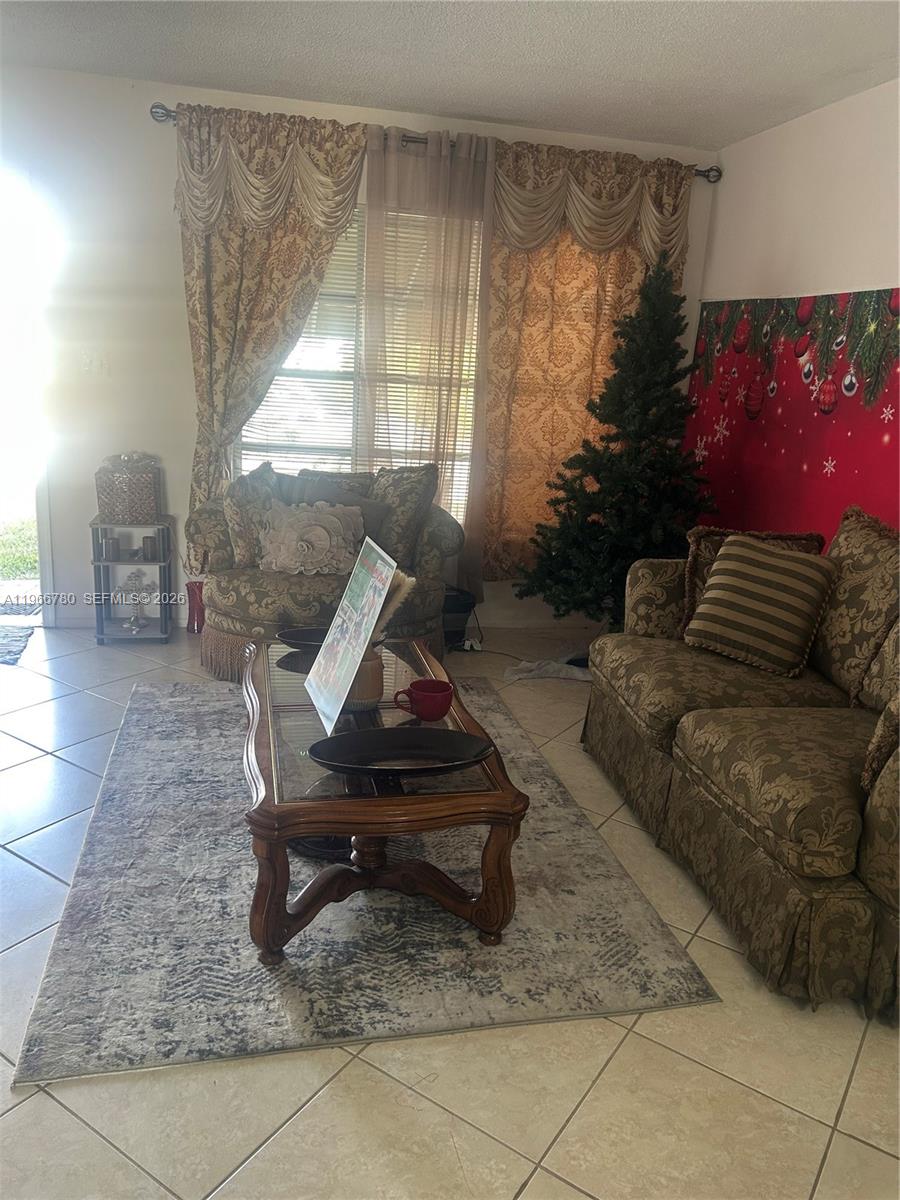 MAINLANDS OF TAMARAC LAKE - Residential