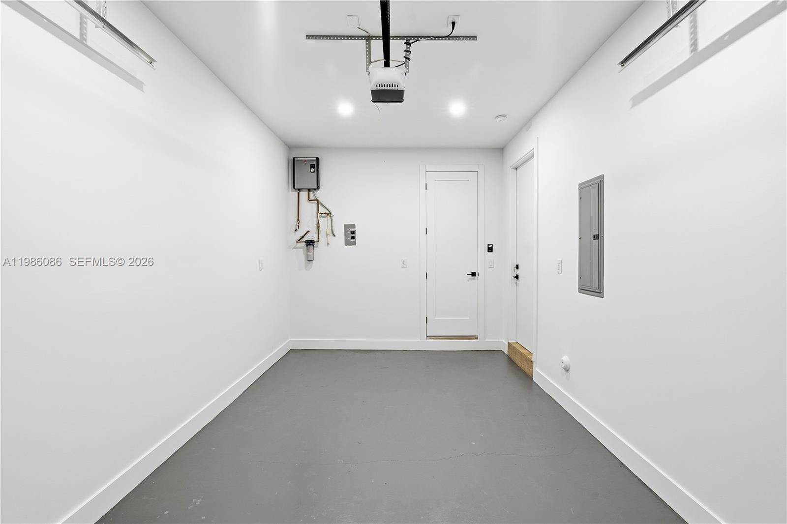 SOUTH BAY ESTATES - Residential