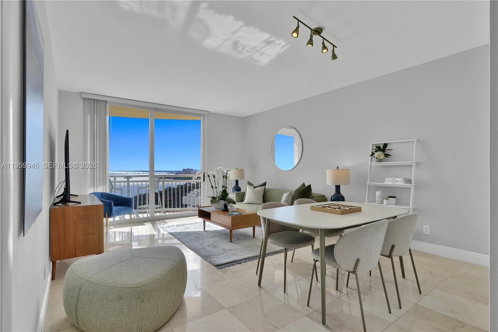 THE METROPOLITAN CONDO - Residential Lease