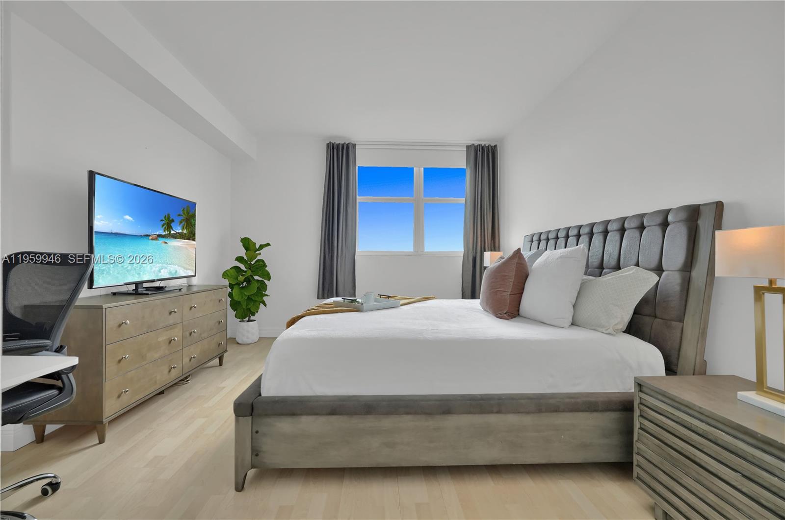 THE METROPOLITAN CONDO - Residential Lease