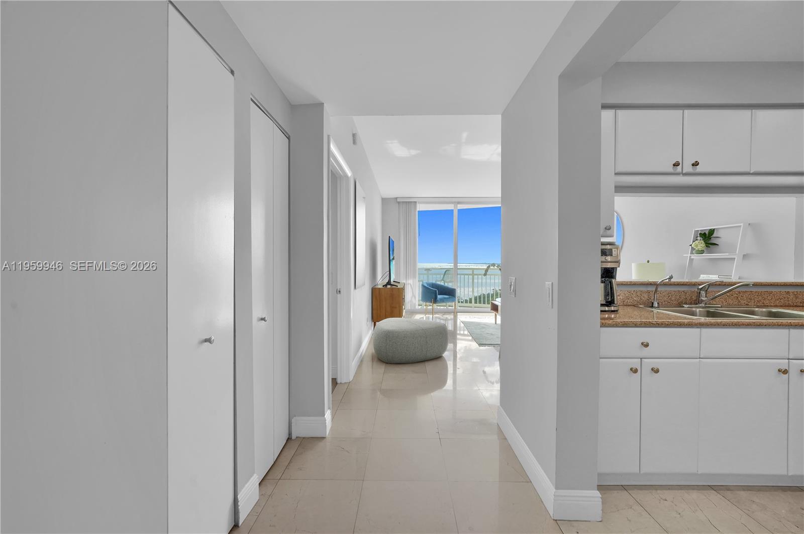 THE METROPOLITAN CONDO - Residential Lease