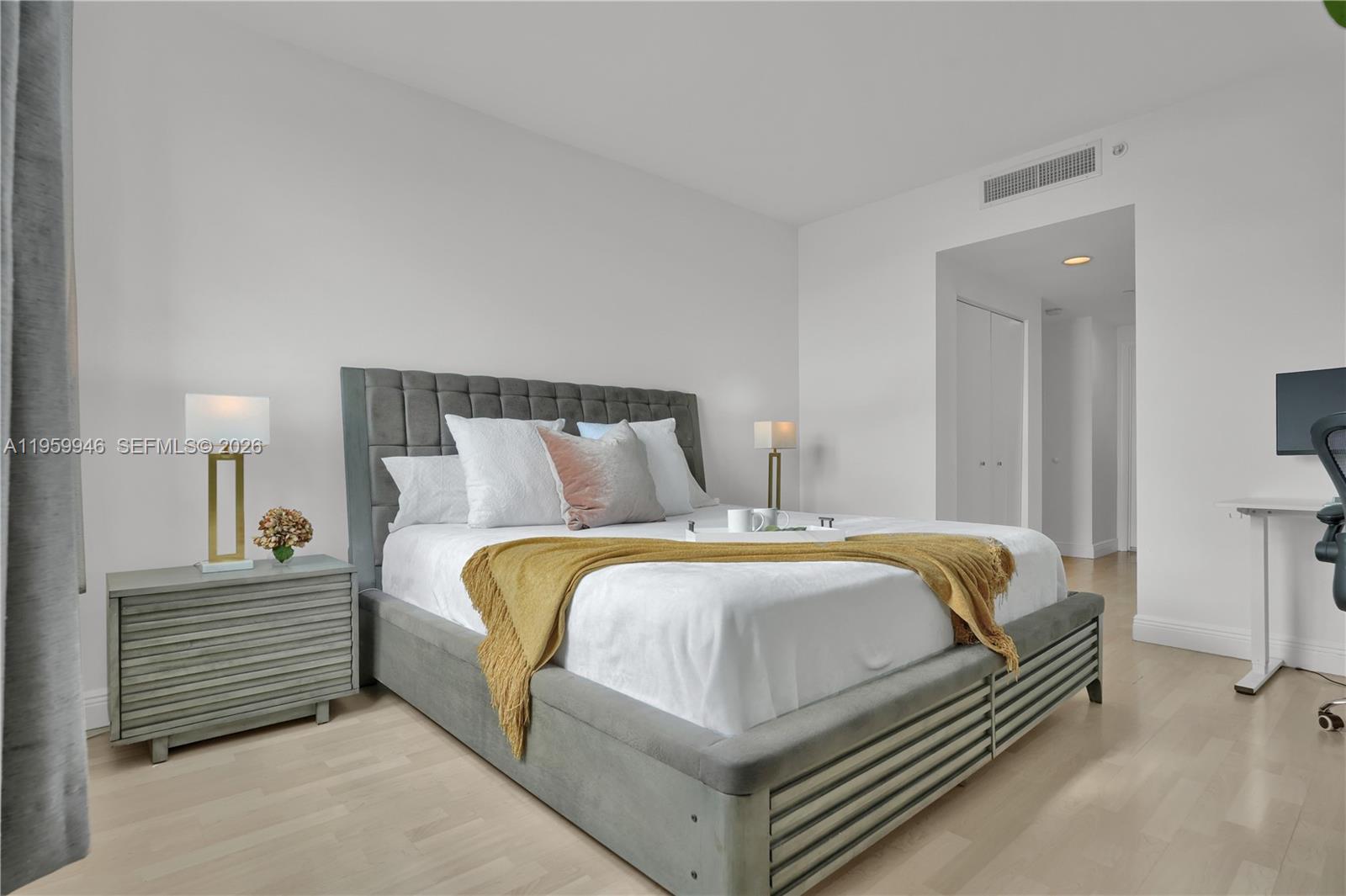 THE METROPOLITAN CONDO - Residential Lease