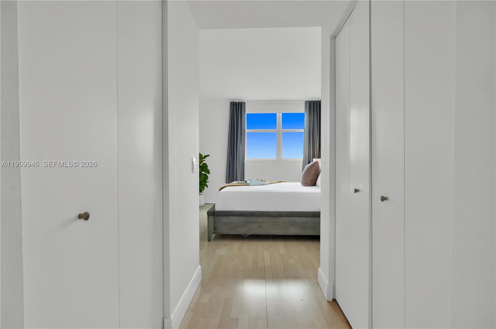 THE METROPOLITAN CONDO - Residential Lease