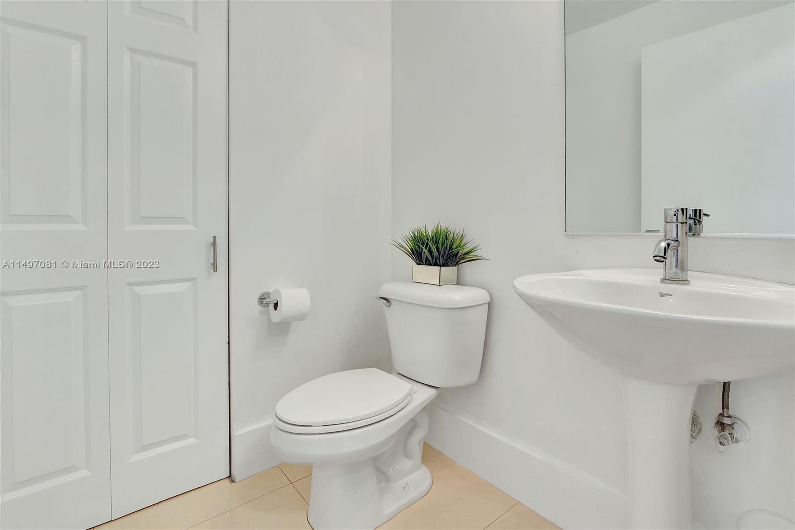 MARINABLUE CONDO - Residential Lease