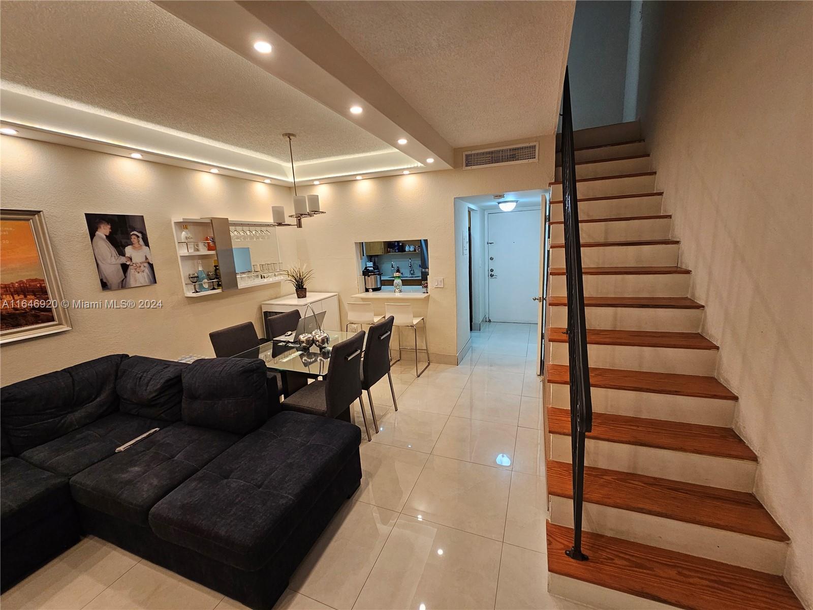 VILLA CATALINA CONDO - Residential