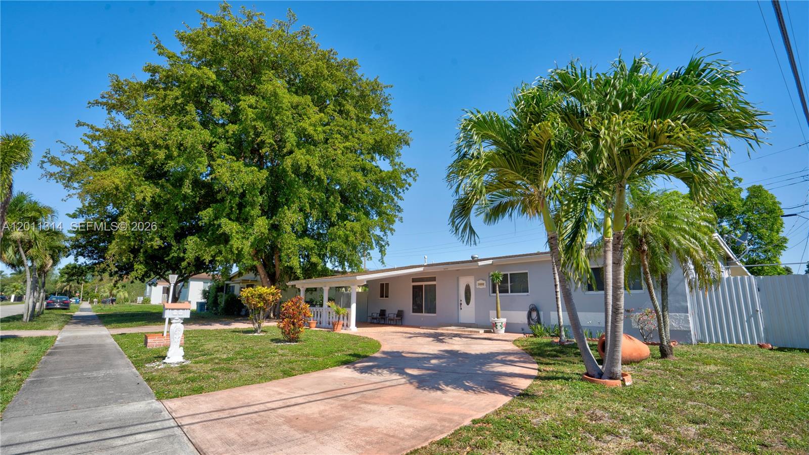 MIRACLE MANOR 3RD ADDN - Residential
