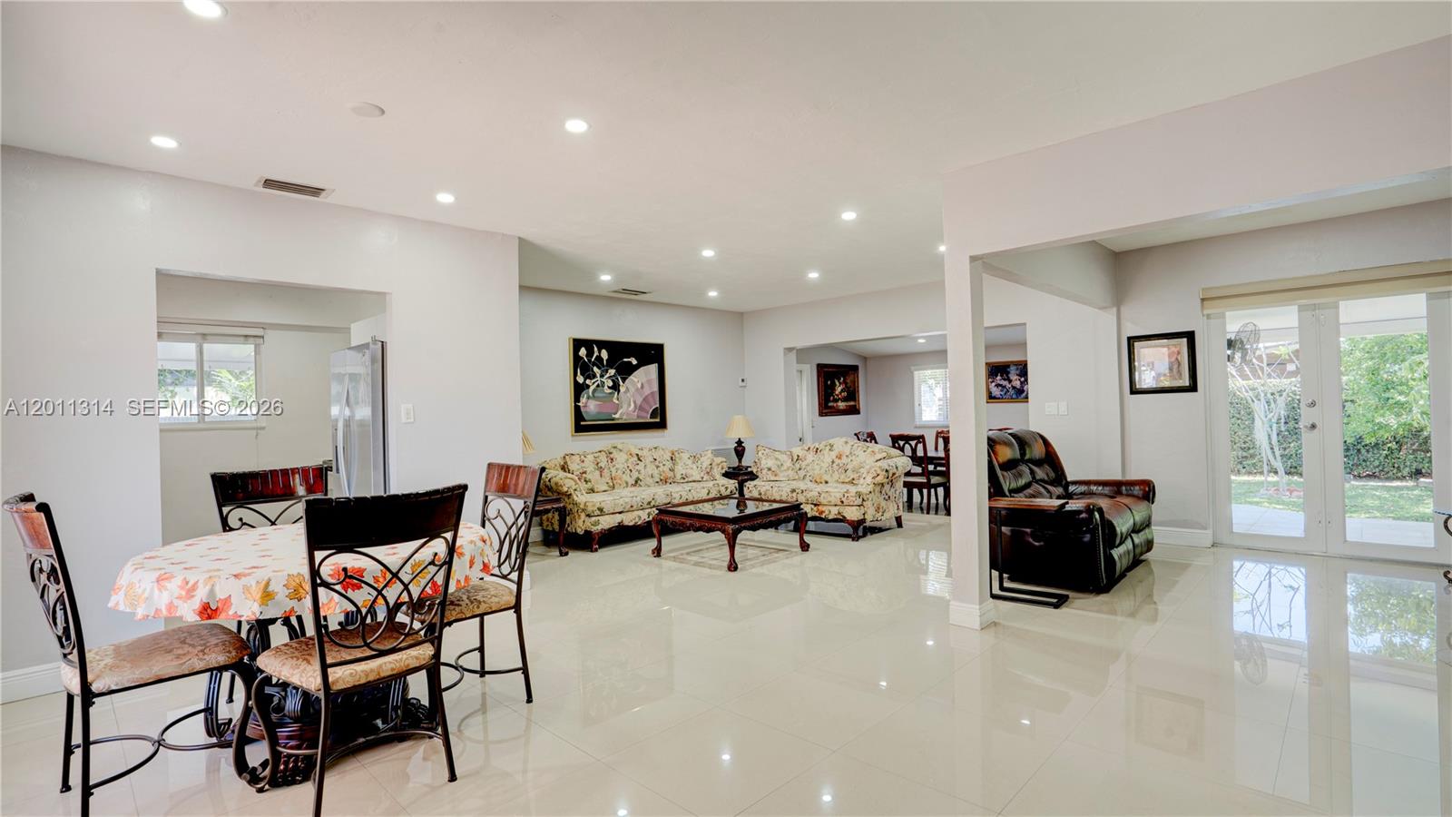 MIRACLE MANOR 3RD ADDN - Residential