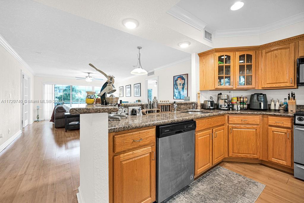 PINE CREST VILLAGE I AT - Residential