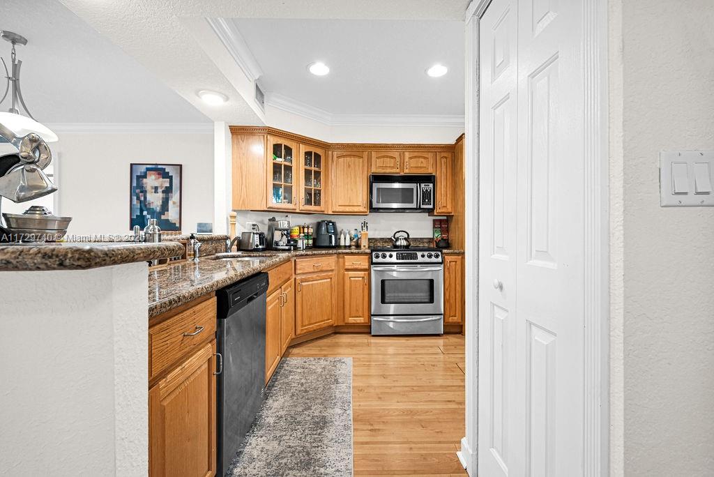 PINE CREST VILLAGE I AT - Residential