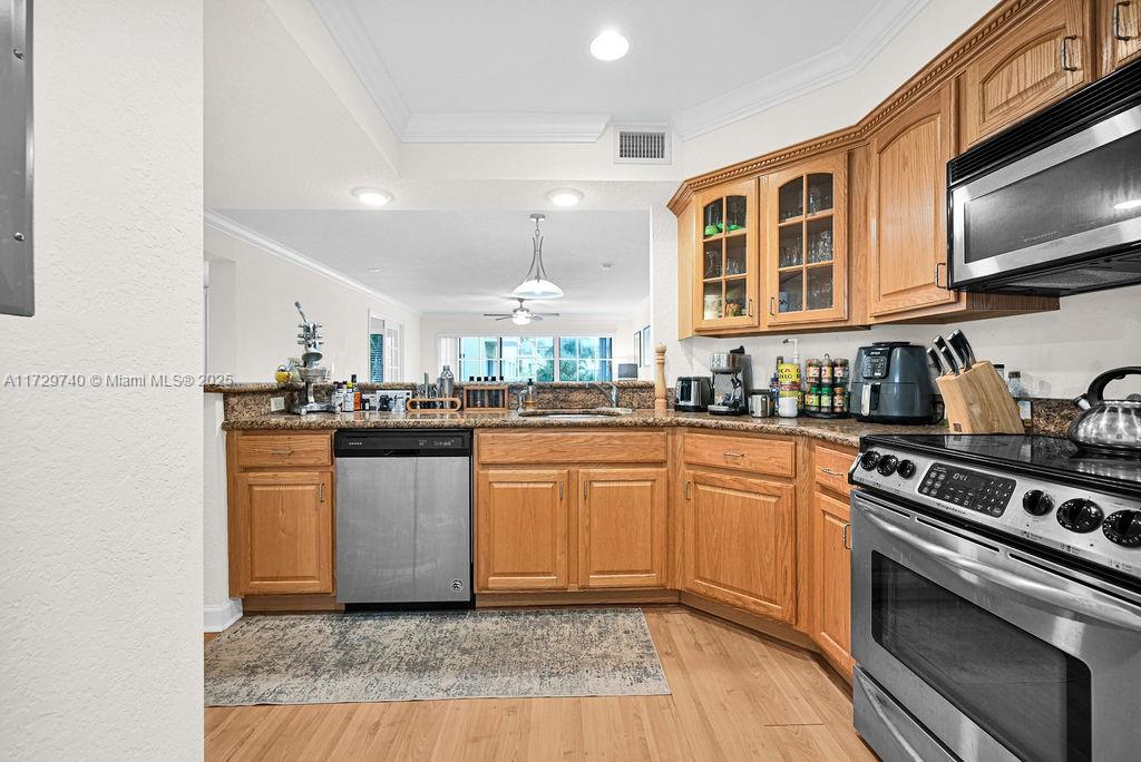 PINE CREST VILLAGE I AT - Residential