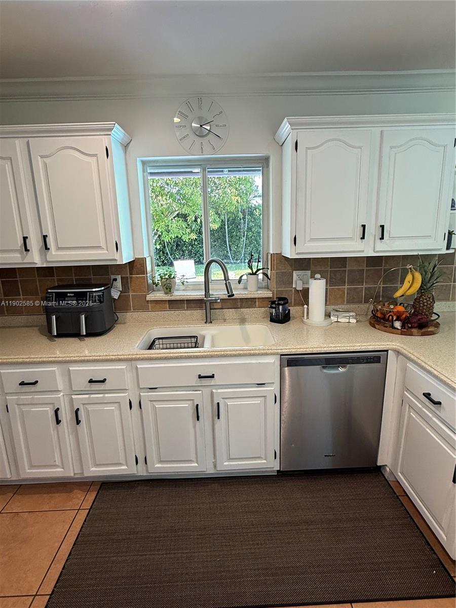 PINE SHORE SEC 1 - Residential Lease