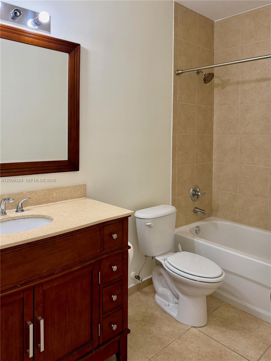 RESERVE AT DORAL EAST - Residential Lease